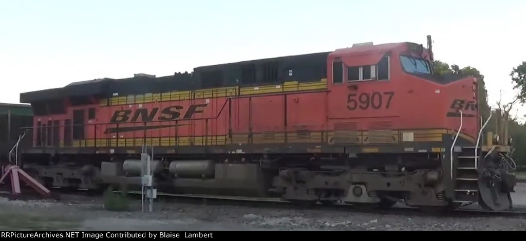 BNSF coal train DPU